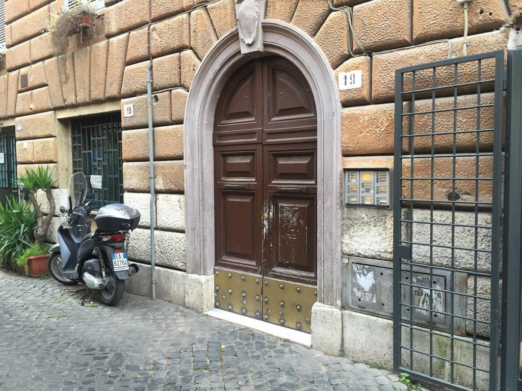 Riari Trastevere Apartment โรม ภายนอก รูปภาพ
